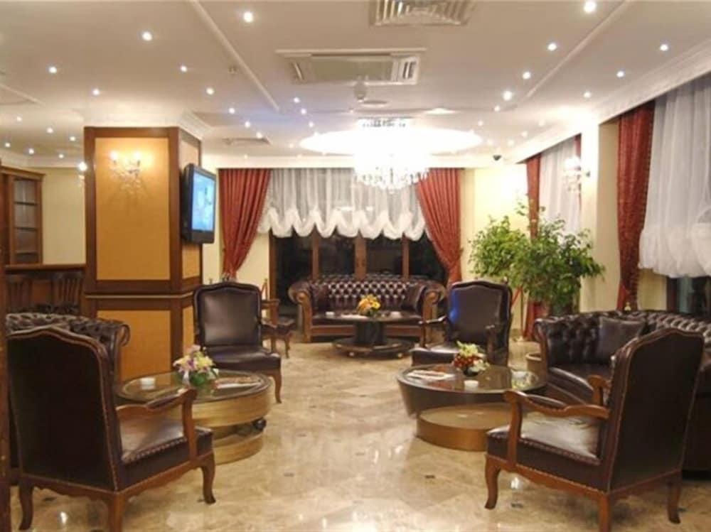 Pasha Palas Hotel Izmit - Lobby Sitting Area
