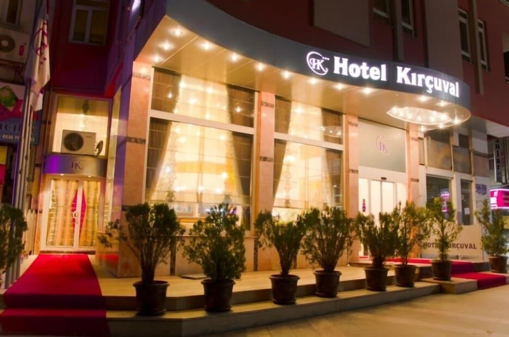 Kircuval Hotel - Featured Image
