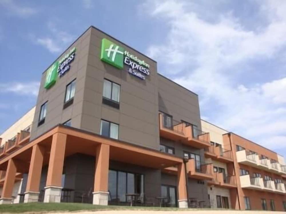 Holiday Inn Express & Suites Pocatello, an IHG Hotel - Exterior detail