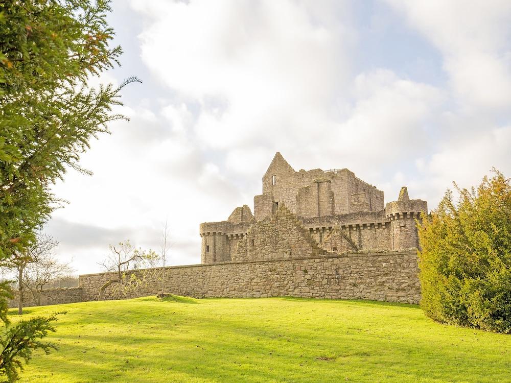 دار ضيافة أويو أردن، قلعة كريجميلار في إدنبرة - Property Grounds