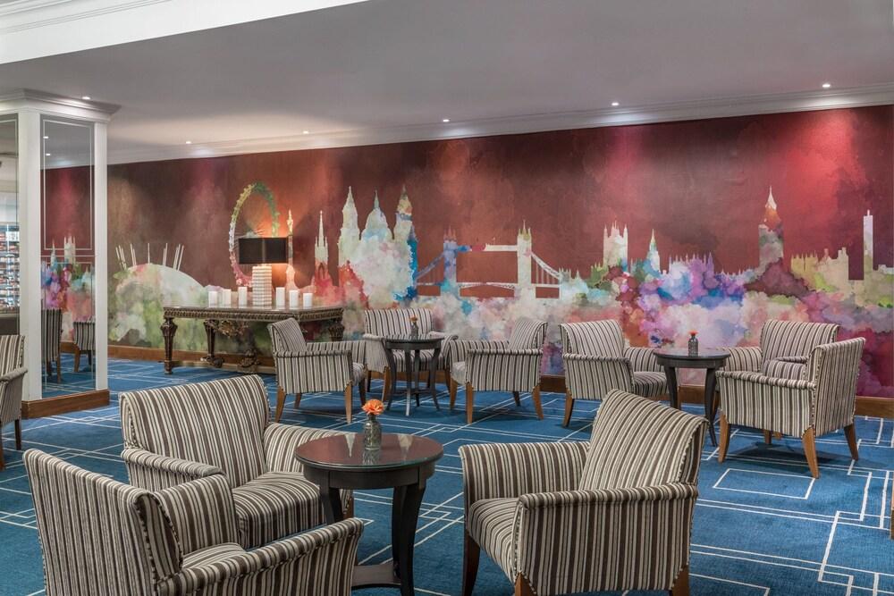 Renaissance London Heathrow Hotel - Lobby Lounge