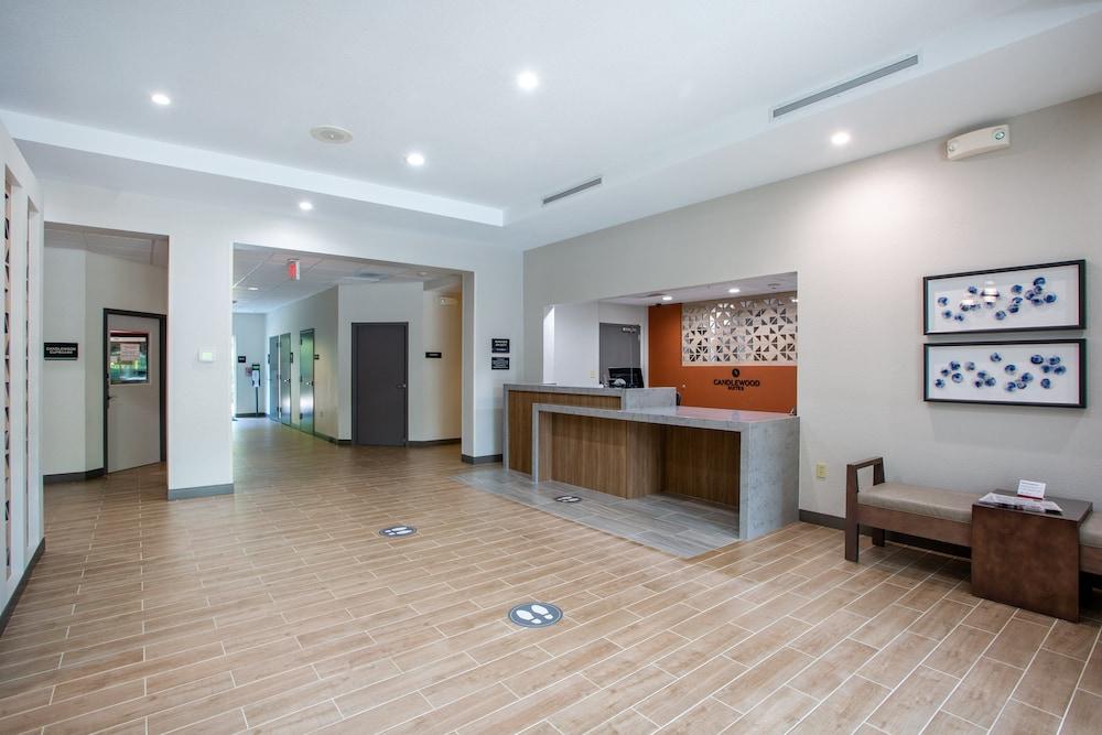 Candlewood Suites Apex Raleigh Area, an IHG Hotel - Lobby Lounge