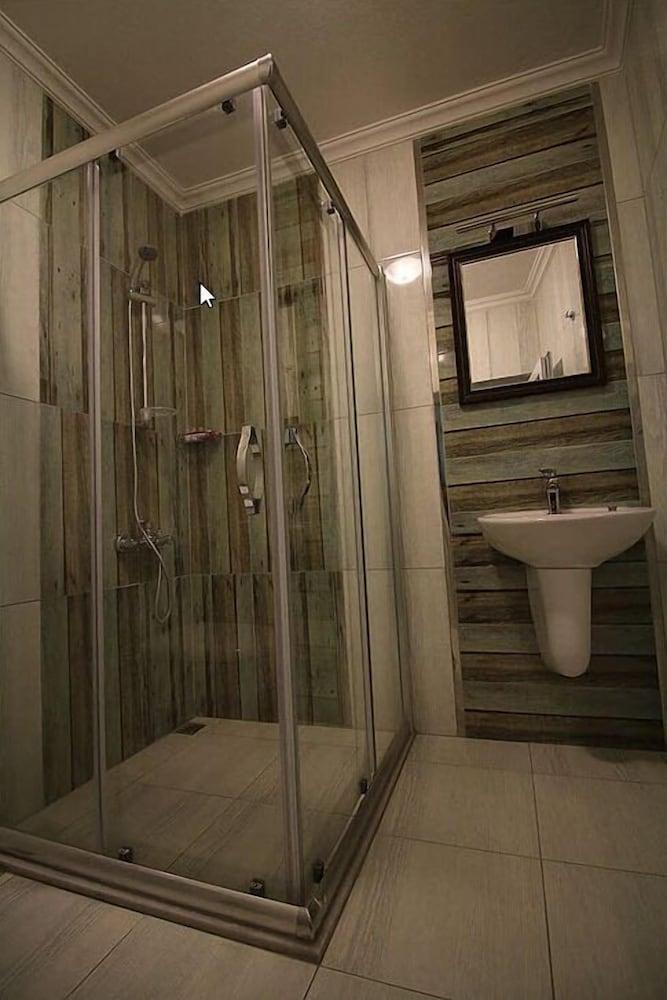 Hotel Aydin - Bathroom