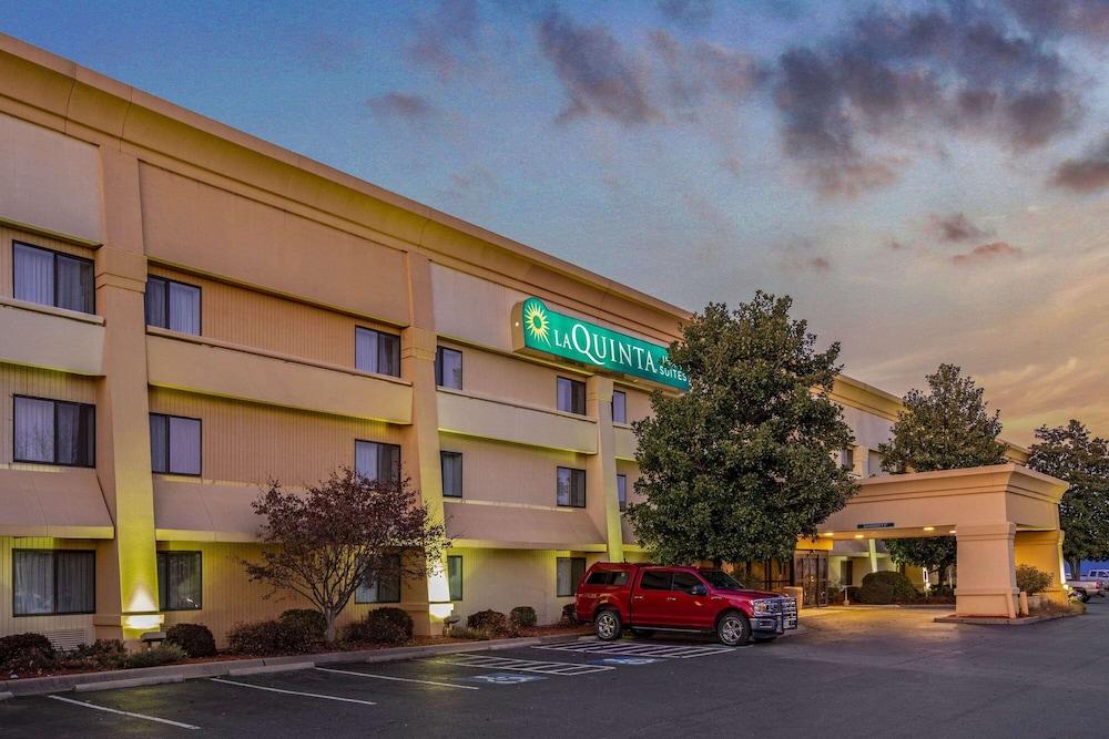 La Quinta Inn & Suites by Wyndham N Little Rock-McCain Mall - Featured Image