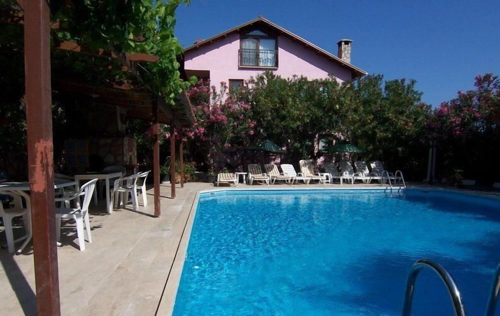 Villa Poseidon Apartments - Outdoor Pool