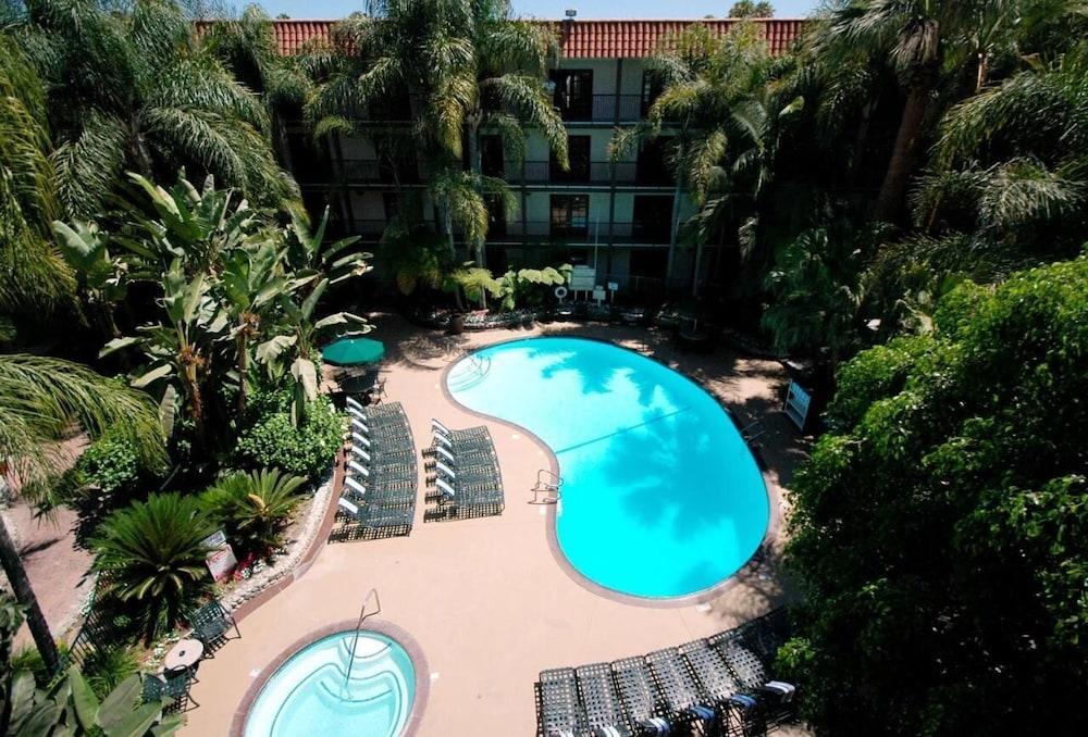 Buena Park Grand Hotel & Suites - Pool