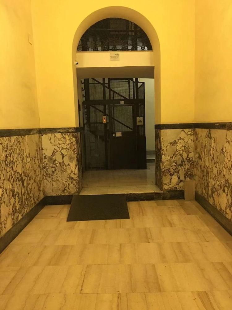 ميلي فيوري - Interior Entrance