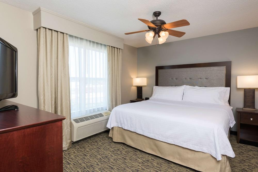 Homewood Suites by Hilton Indianapolis Northwest - Room