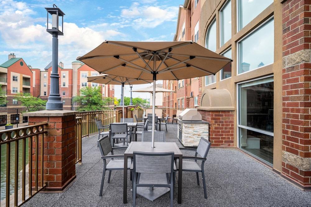 Residence Inn by Marriott Indianapolis Downtown on the Canal - BBQ/Picnic Area
