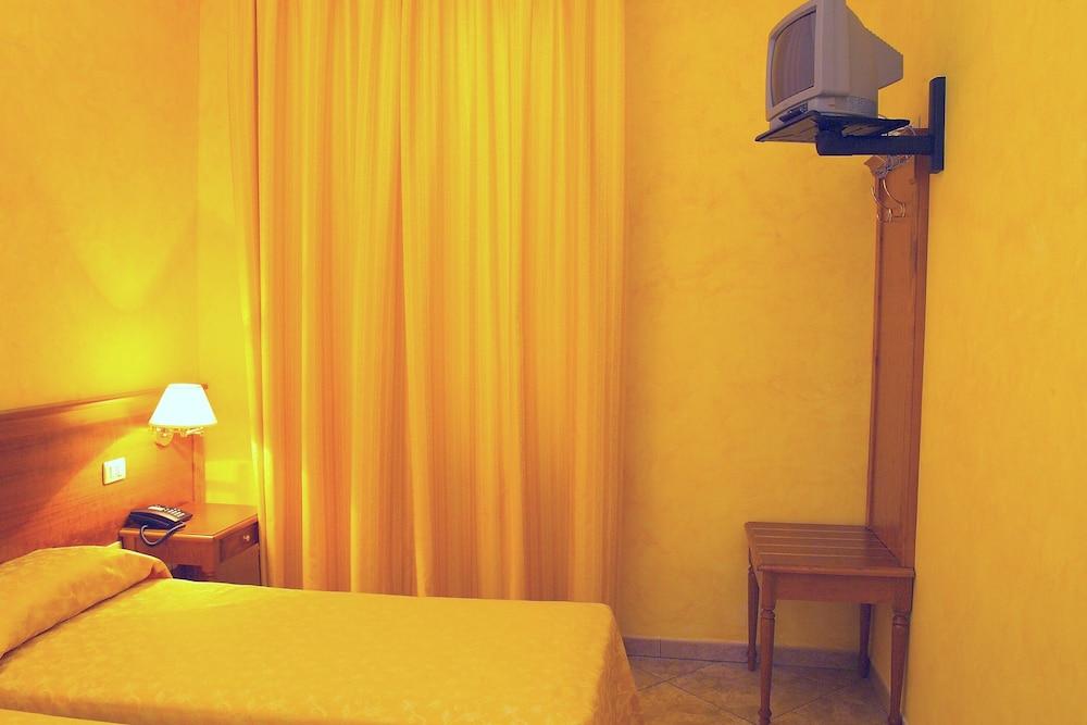 Hotel Kriss - Room
