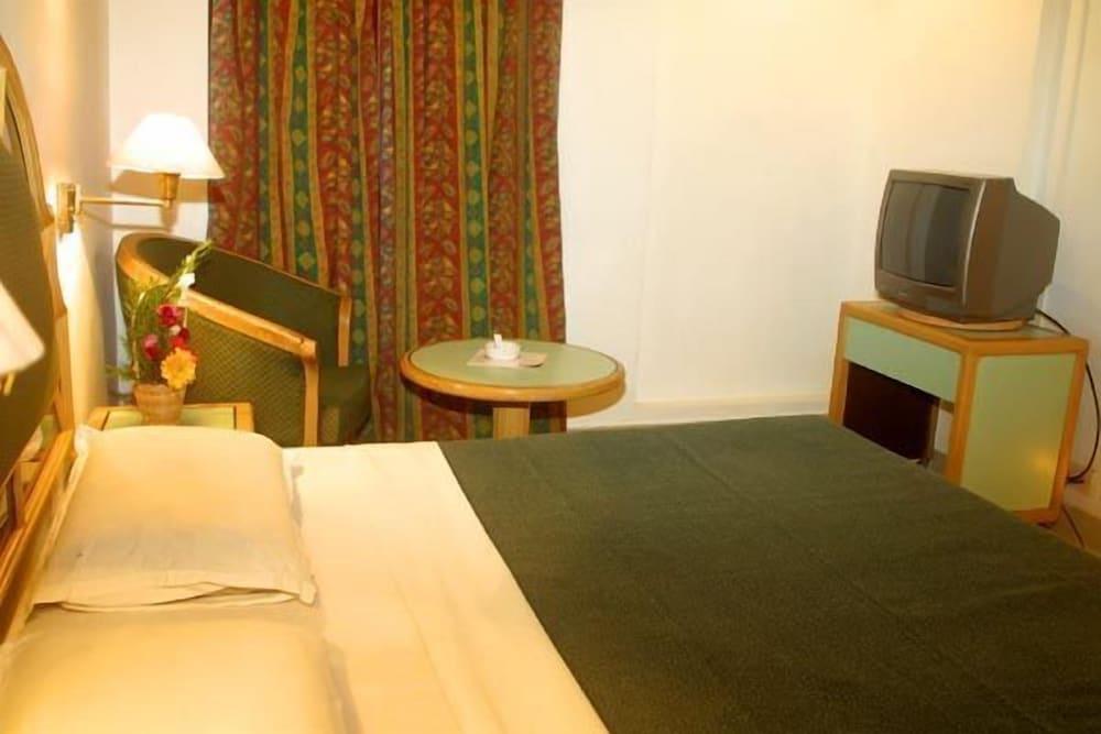 Hotel Maurya International - Room