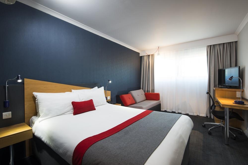 Holiday Inn Express Manchester - Salford Quays, an IHG Hotel - Room