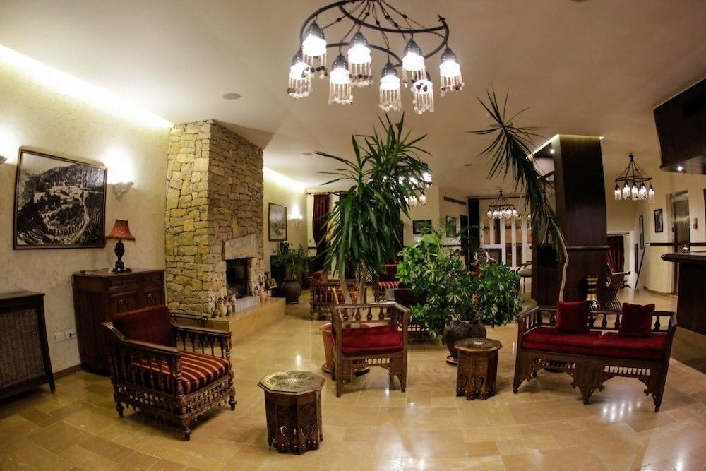 Hotel Quartier Suisse - Lobby Sitting Area