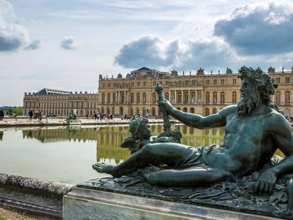 ibis Versailles Château - Exterior