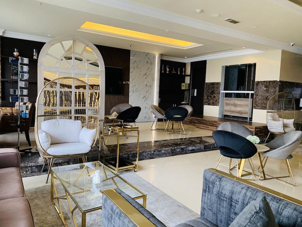 Al Khaleej Palace Deira Hotel - Lobby Sitting Area