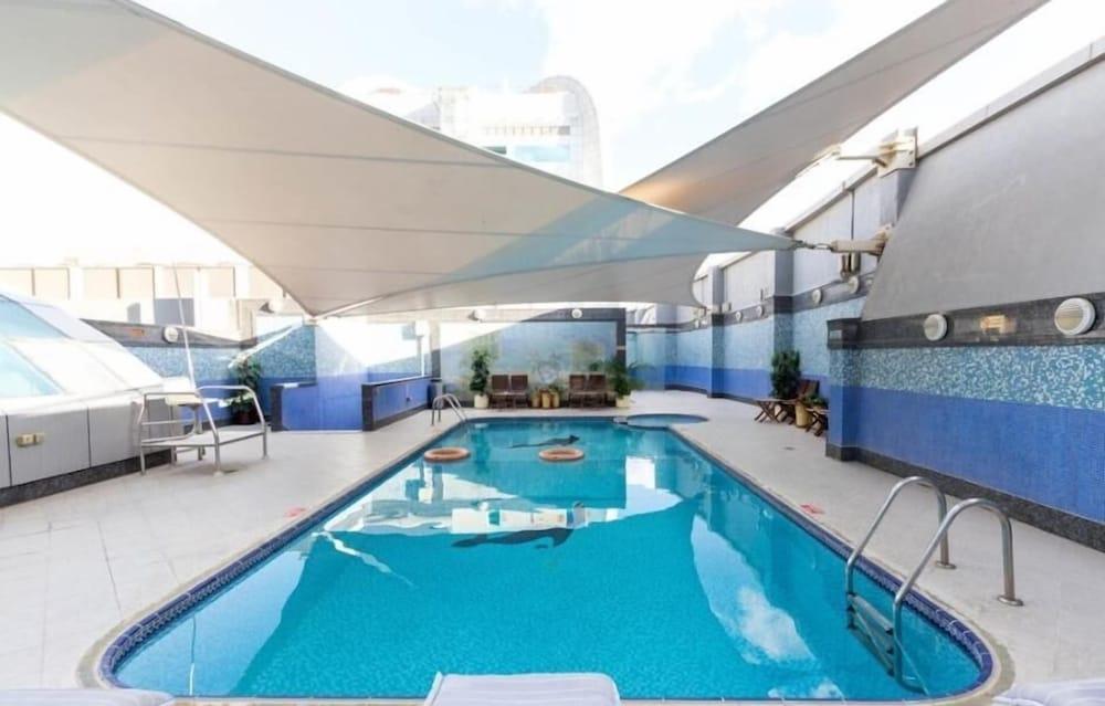 Deira Suites Hotel Apartment - Pool