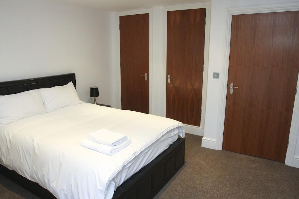 2 Bed Apt in Chorleywood Near Station - Room