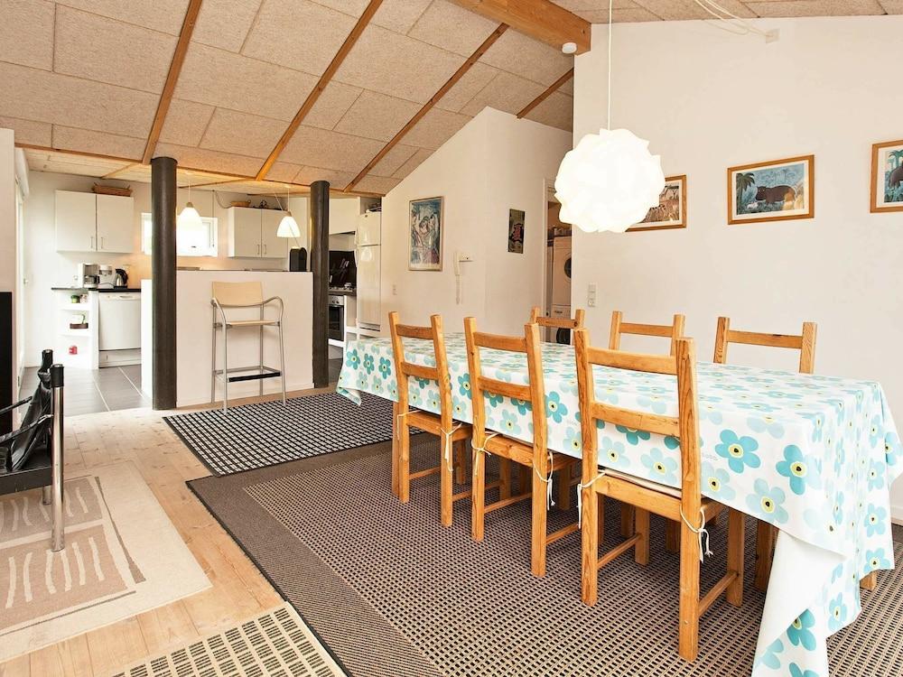 6 Person Holiday Home in Dronningmolle - Interior