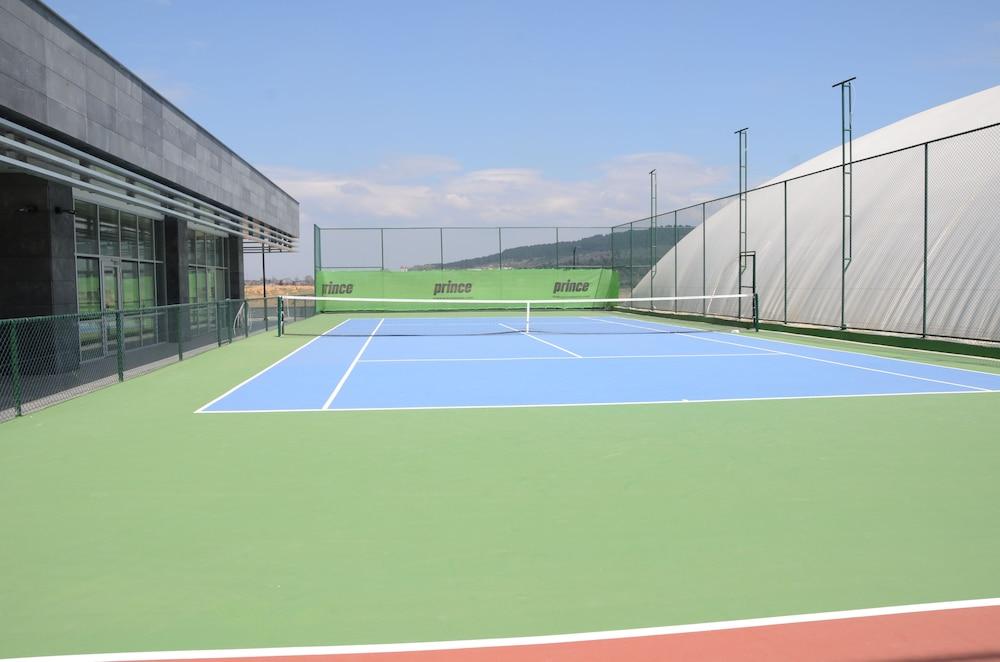 تكنو سبروتس أوتل - Tennis Court