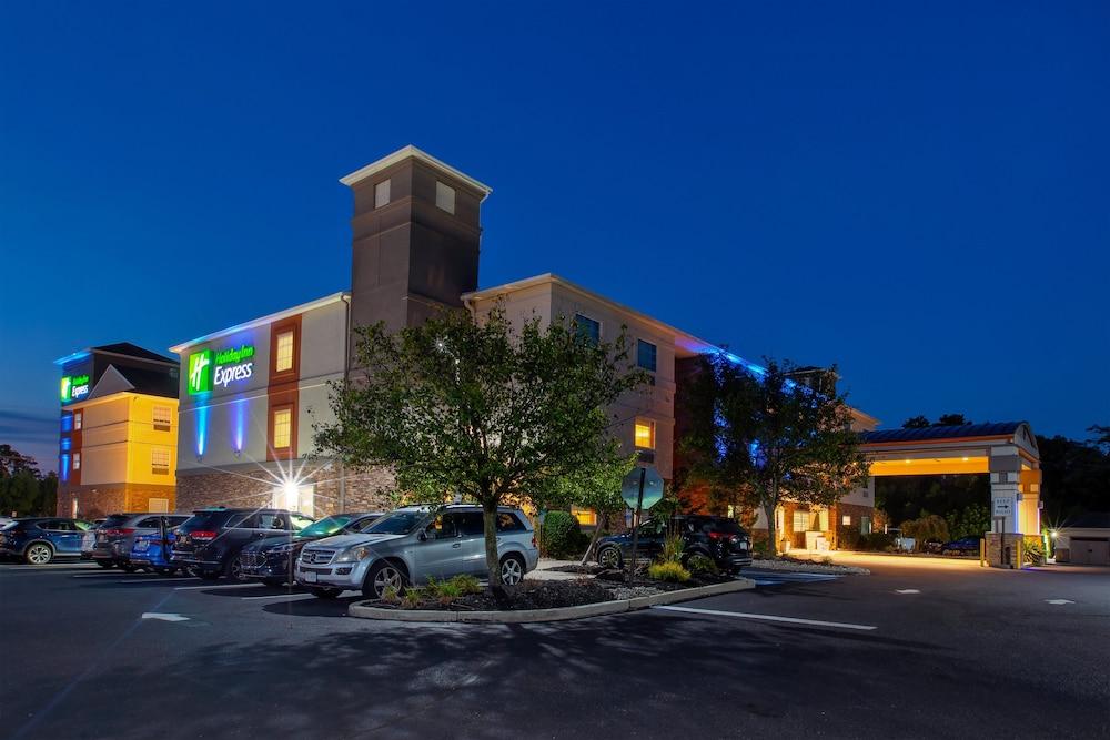 Holiday Inn Express & Suites Absecon-Atlantic City, an IHG Hotel - Exterior