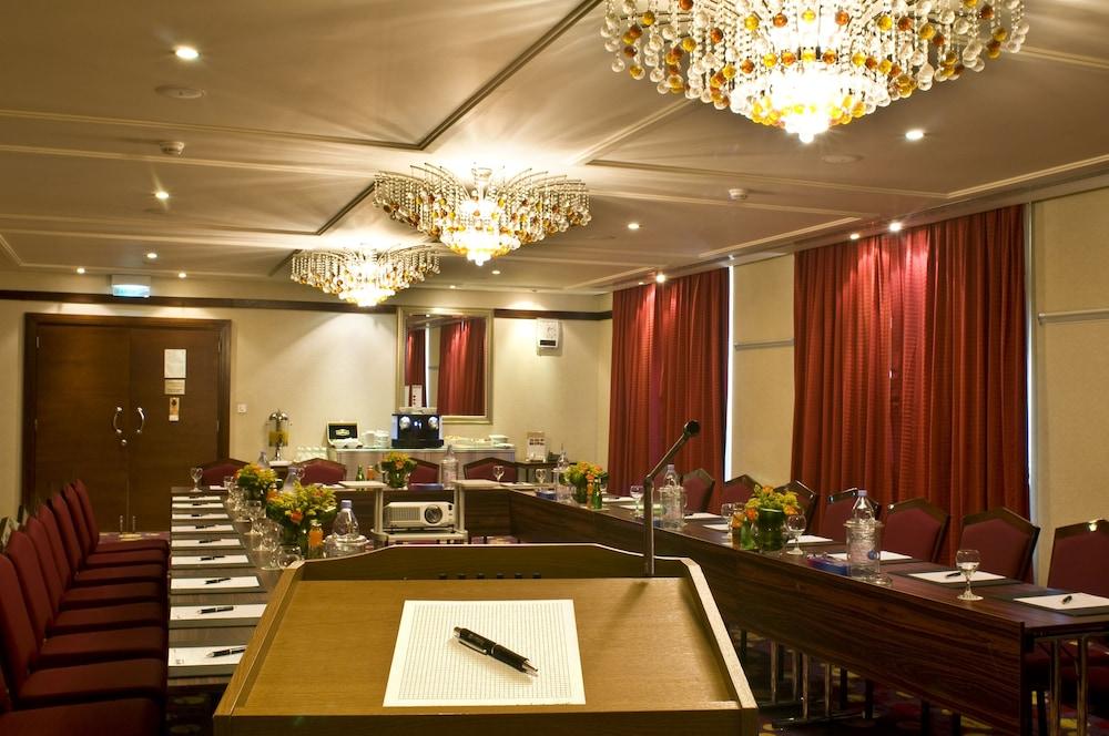 Radisson Blu Hotel, Jeddah - Reception Hall
