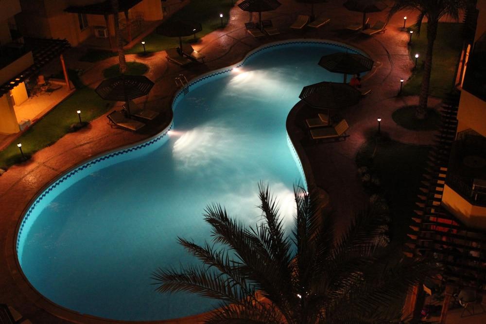 Pool View Apart At British Resort 252 - Outdoor Pool