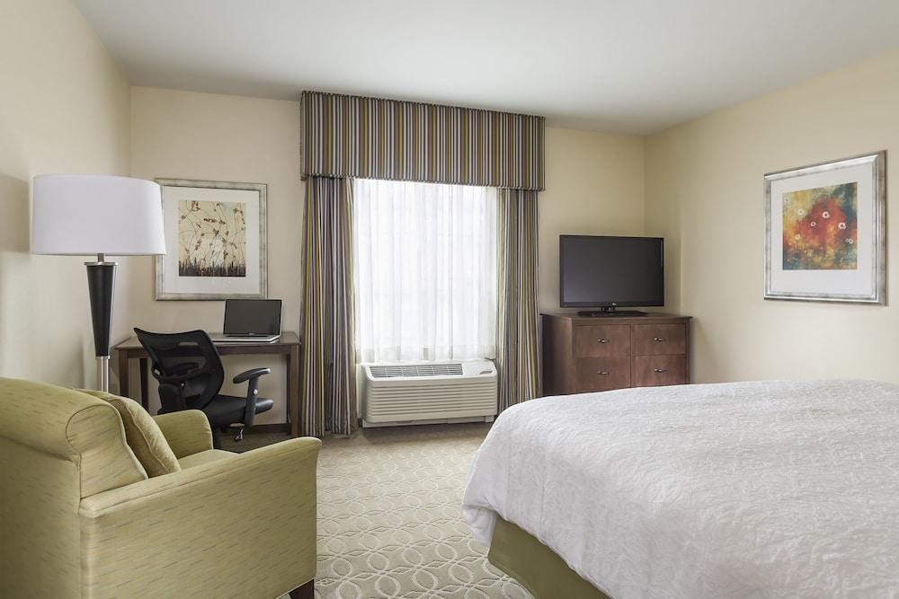 Hampton Inn & Suites San Bernardino - Room