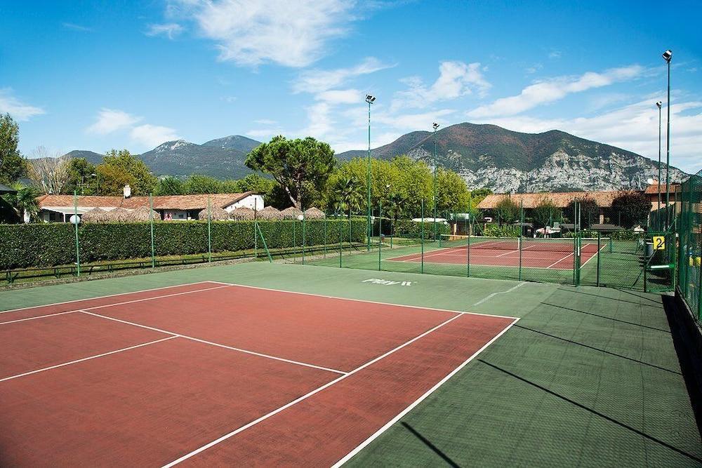 كامبينج ديل سولي - Tennis Court