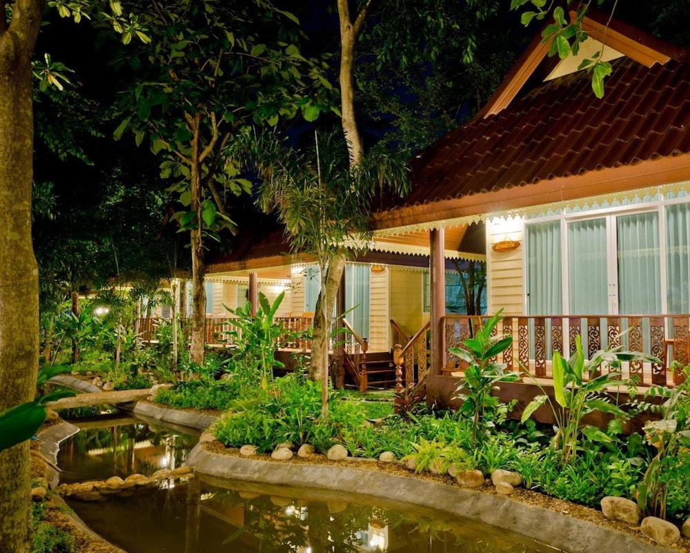 Baan Nam Pen Resort - Property Grounds