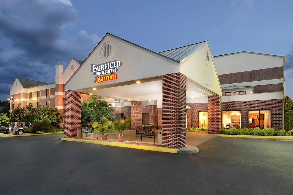 Fairfield Inn & Suites by Marriott Charlottesville North - Featured Image