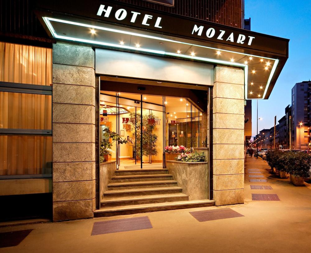 Hotel Mozart - Featured Image