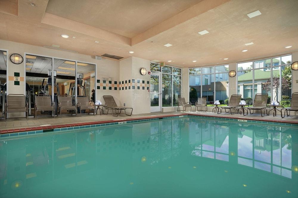 Hilton Garden Inn Newport News - Pool