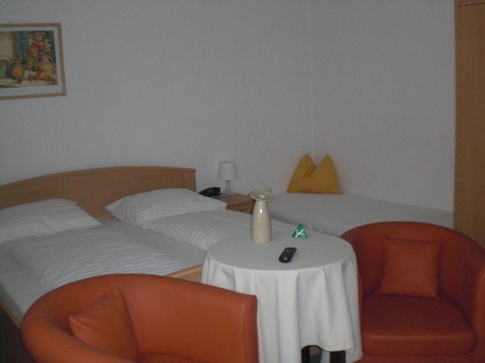 Hotel-Restaurant Marienhof - Room