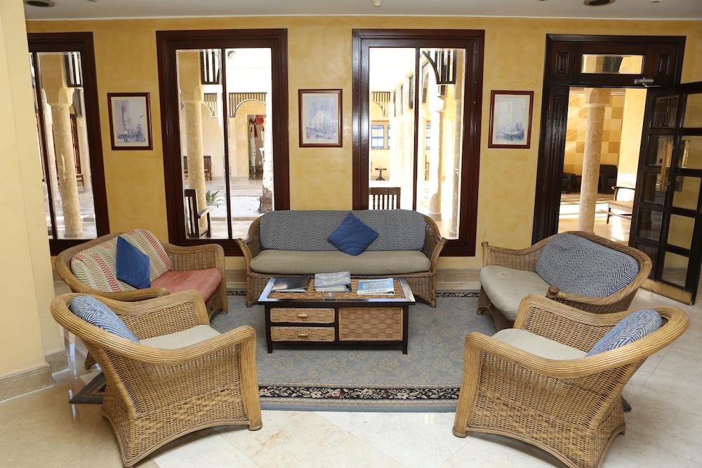 Tamra Beach Resort - Lobby Lounge