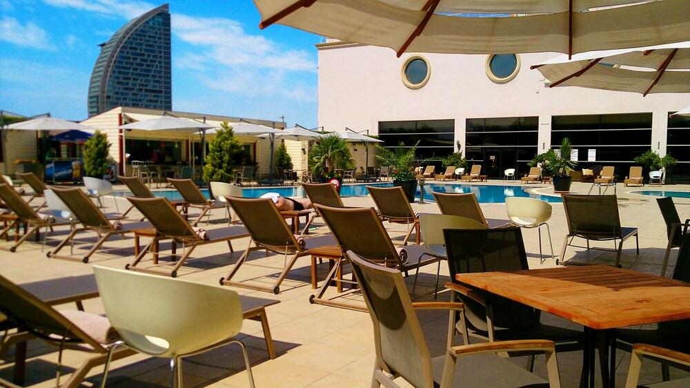 Excelsior Hotel & Spa Baku - Outdoor Pool