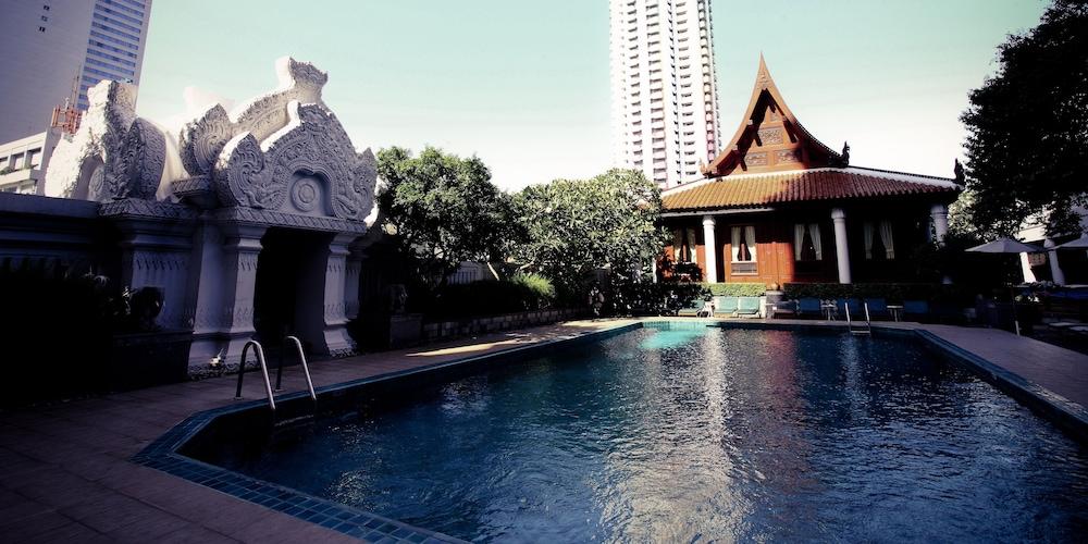 Indra Regent Hotel - Outdoor Pool