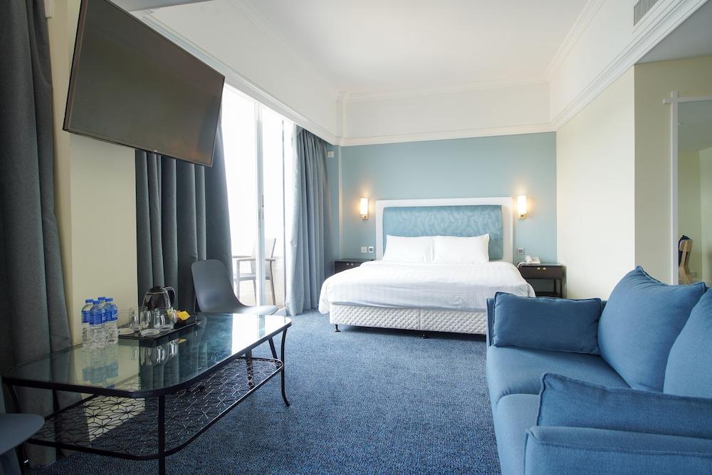 Warwick Hotel - Room
