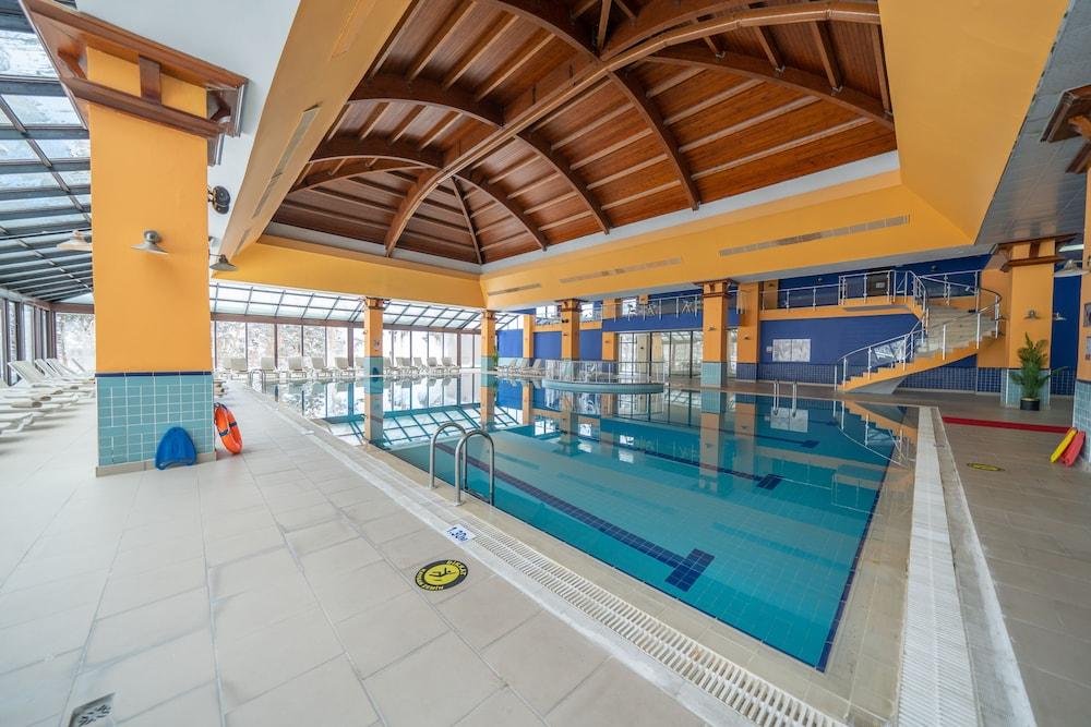Duja Chalet Ski Center - Indoor Pool