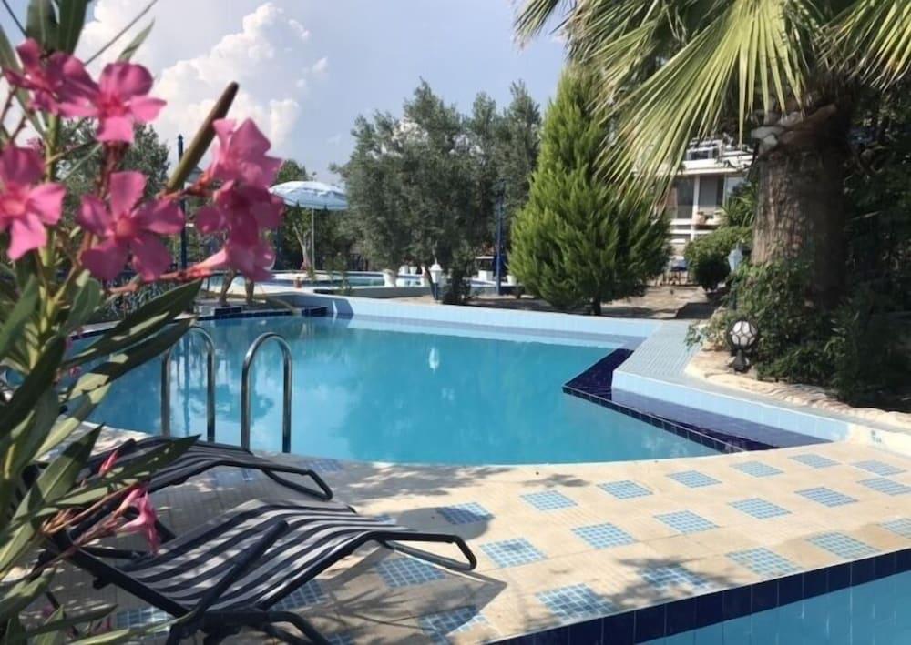 Cumhur Yesilirmak Butiqe Hotel - Outdoor Pool