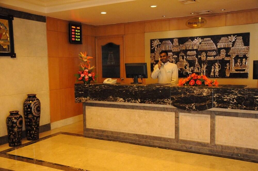 Regency Kanchipuram by GRT Hotels - Lobby