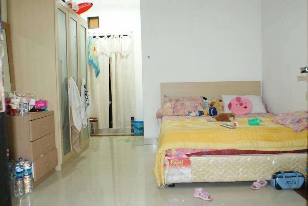 Lagura Residence - Room