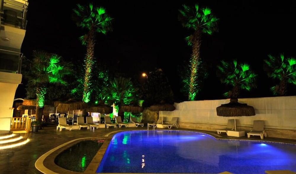 Makri Beach Hotel - Outdoor Pool
