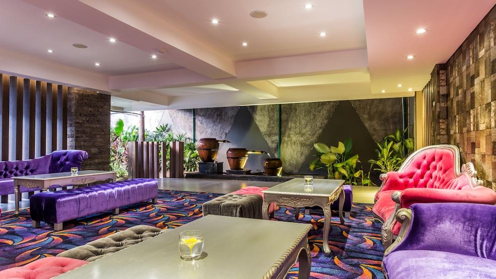The Vasini Hotel - Lobby Lounge