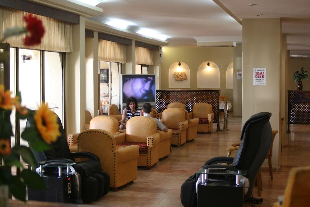 Hotel Sozer - Lobby Sitting Area