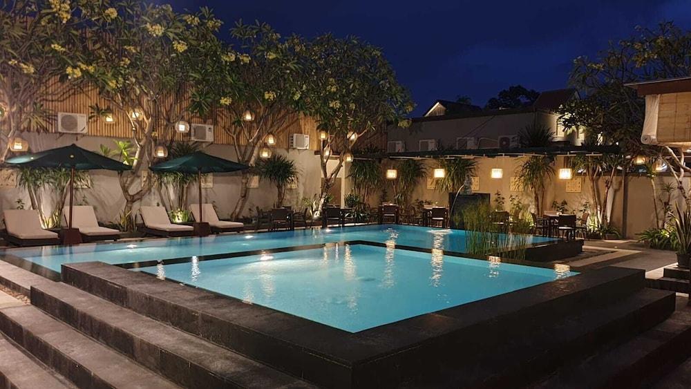 The Banyumas Villa - Outdoor Pool