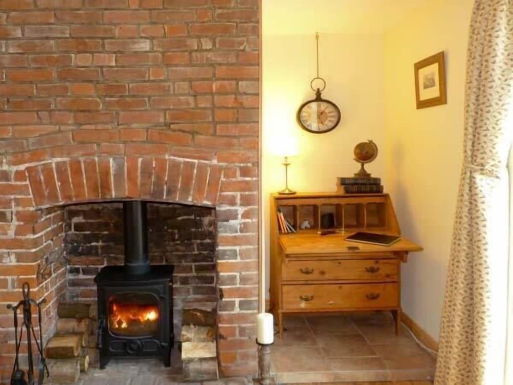 3 Apsley Cottages - Interior