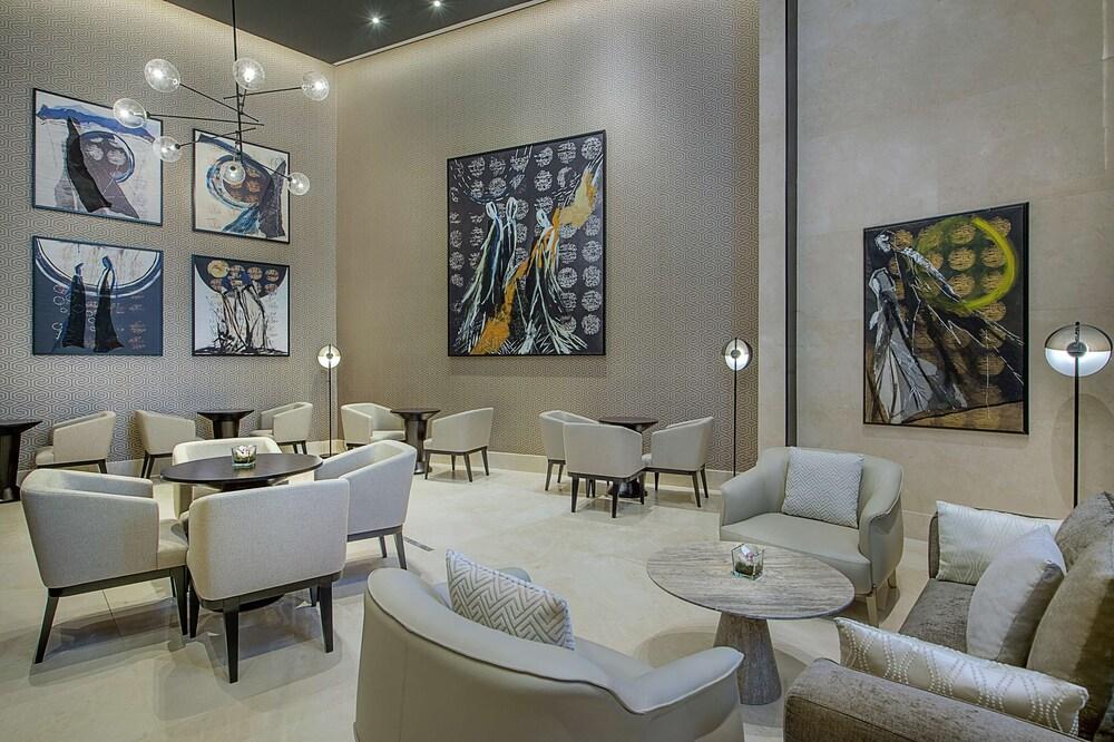 Hilton Doha The Pearl - Lobby