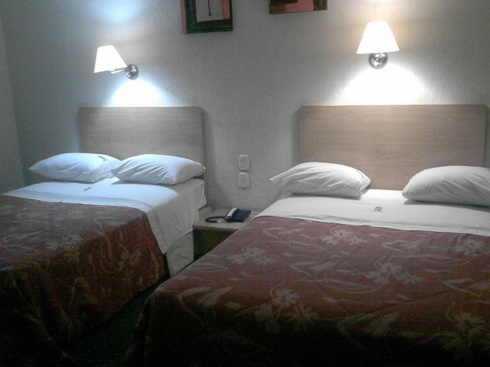 Hotel Castilla y Leon - Room