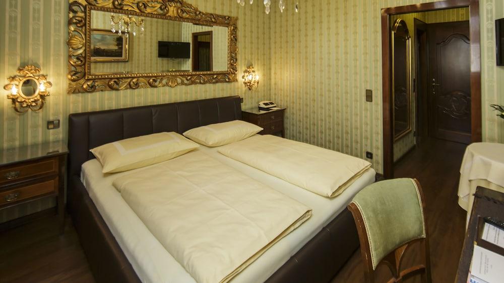 Hotel Palais Porcia - Room