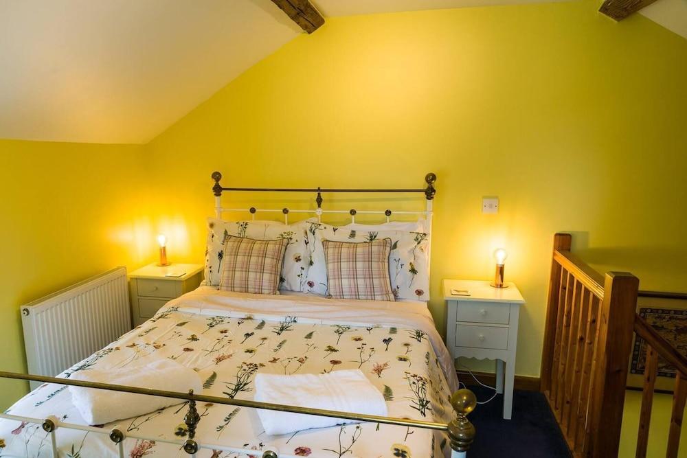 Sunshine Annex-double Bed,ensuite, Lounge, Kitchen - Featured Image
